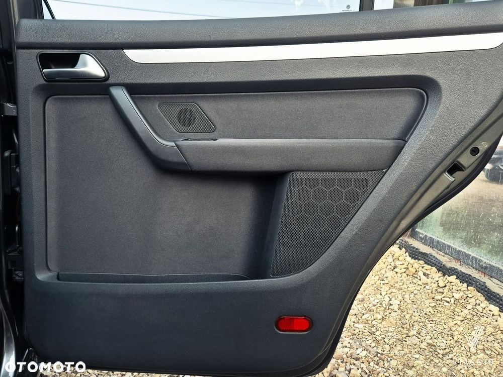 Volkswagen Touran 2.0 TDI Highline - 25