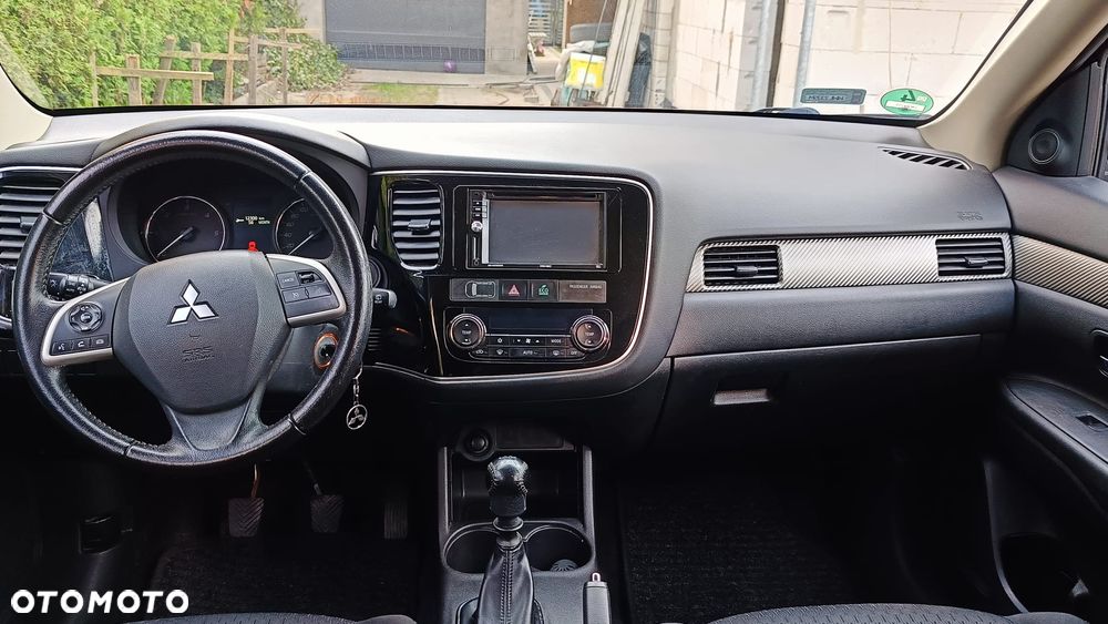 Mitsubishi Outlander 2.2 DID Intense + - 6
