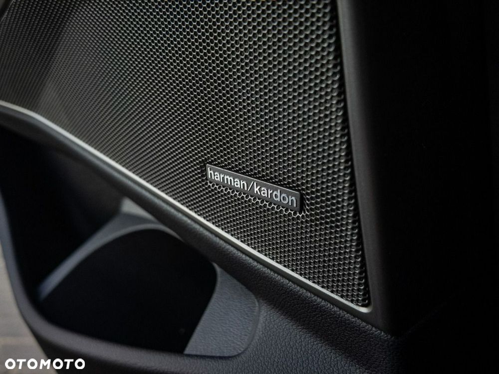 BMW M3 Competition M xDrive - 23