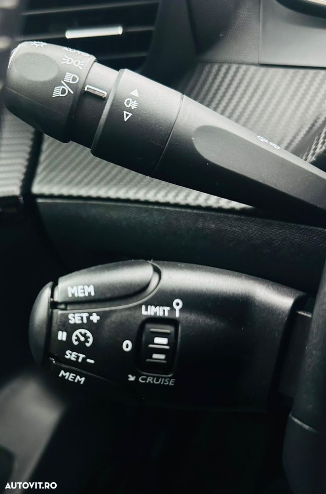 Peugeot 208 BlueHDi 100 Allure Pack - 20