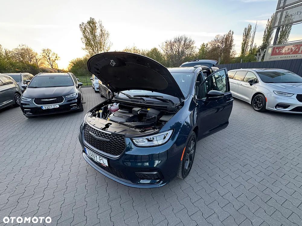 Chrysler Pacifica - 9