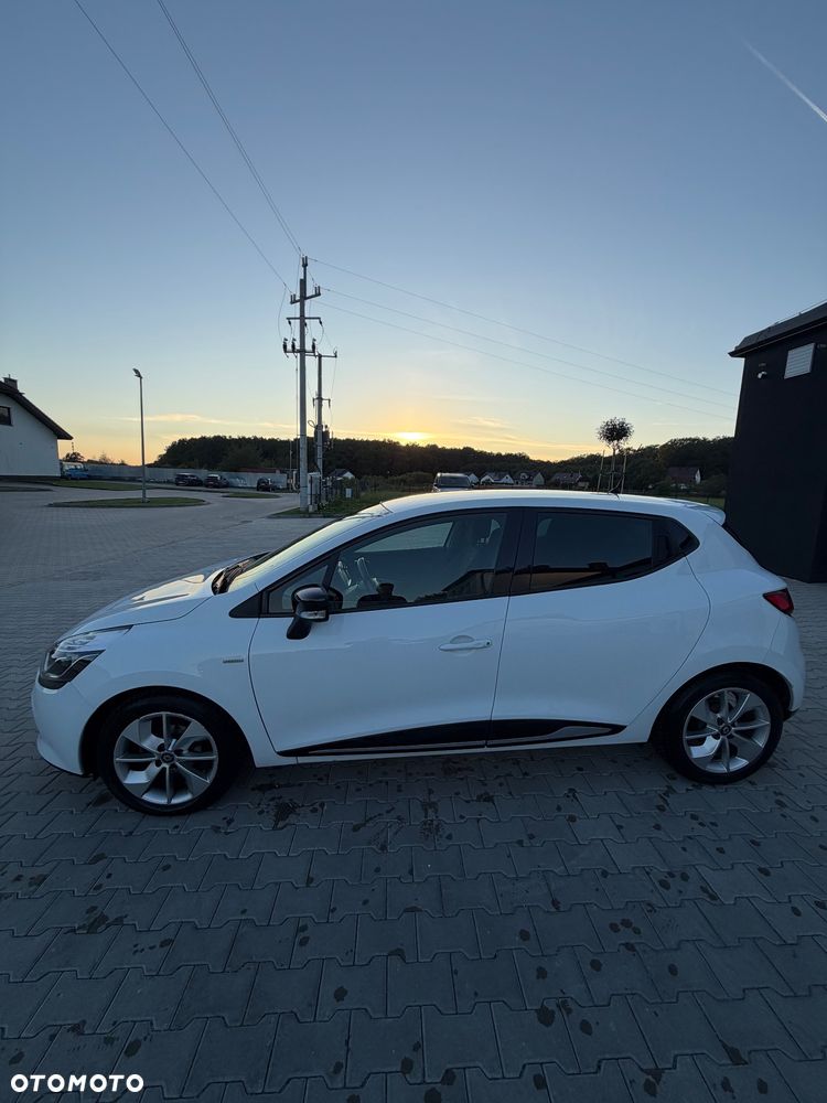Renault Clio 1.2 16V Limited - 11