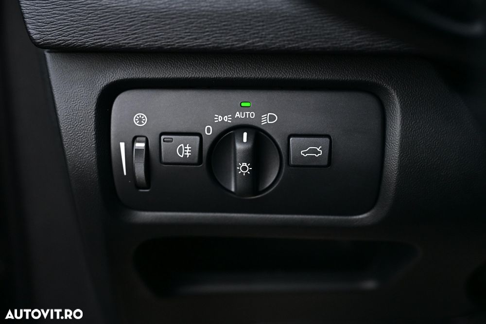 Volvo V40 D3 Geartronic - 32