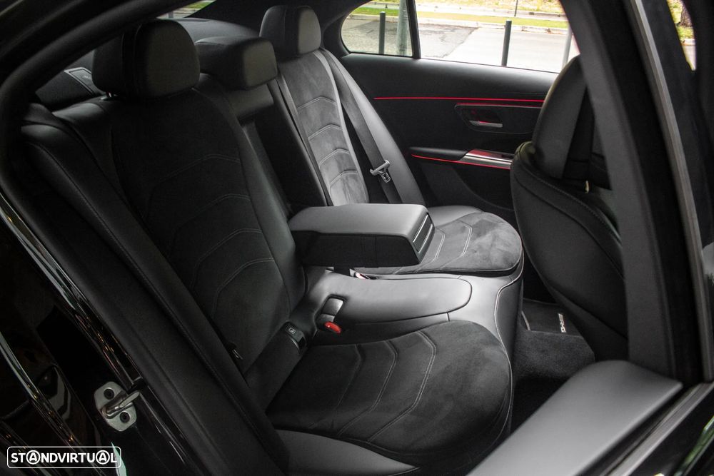 Mercedes-Benz E 220 d AMG Line - 33