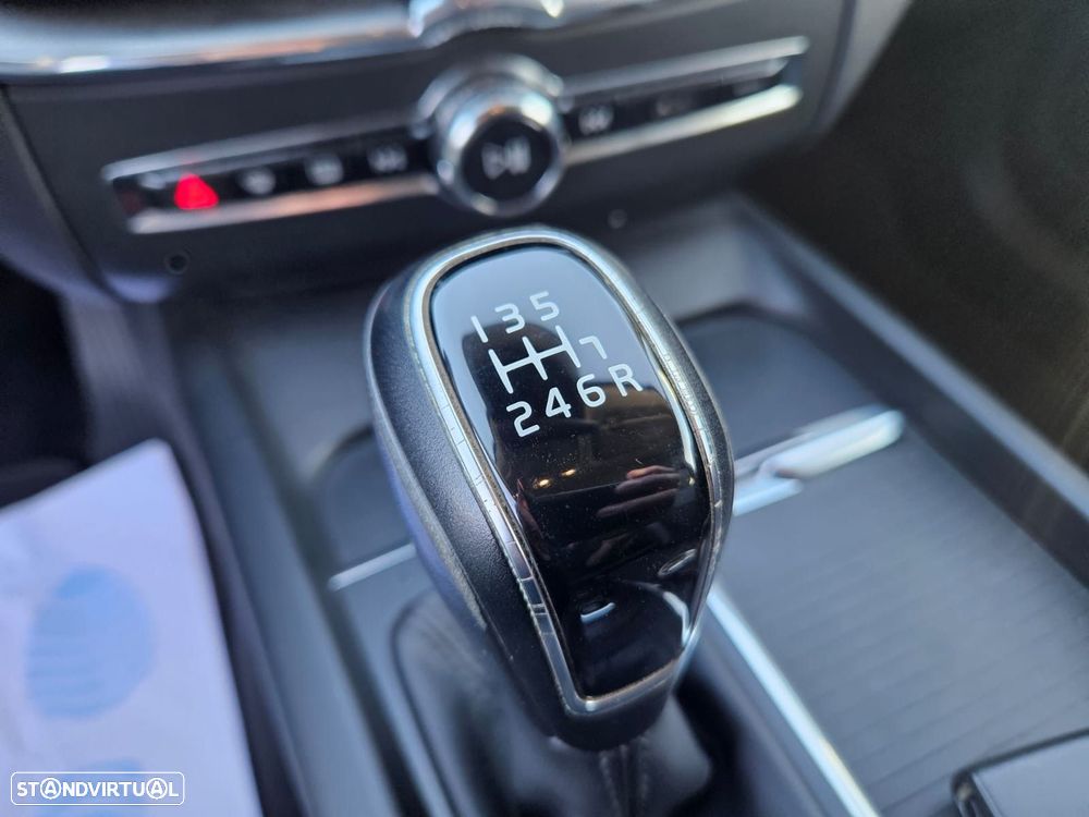 Volvo XC 60 2.0 D4 Momentum - 35