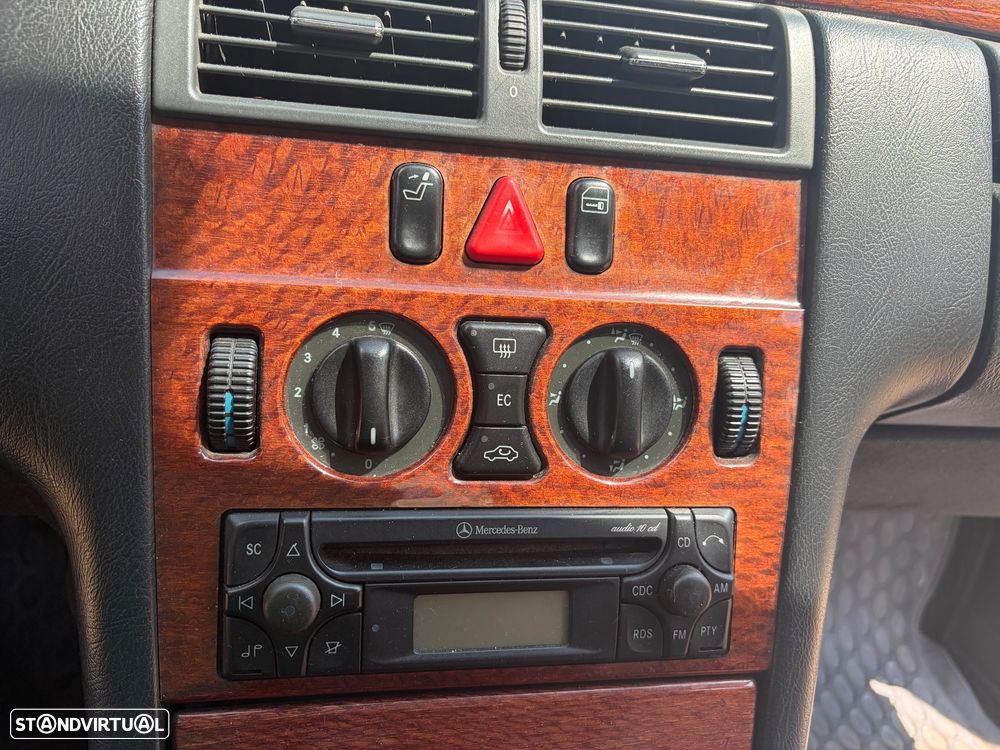 Mercedes-Benz E 220 D Elegance - 10