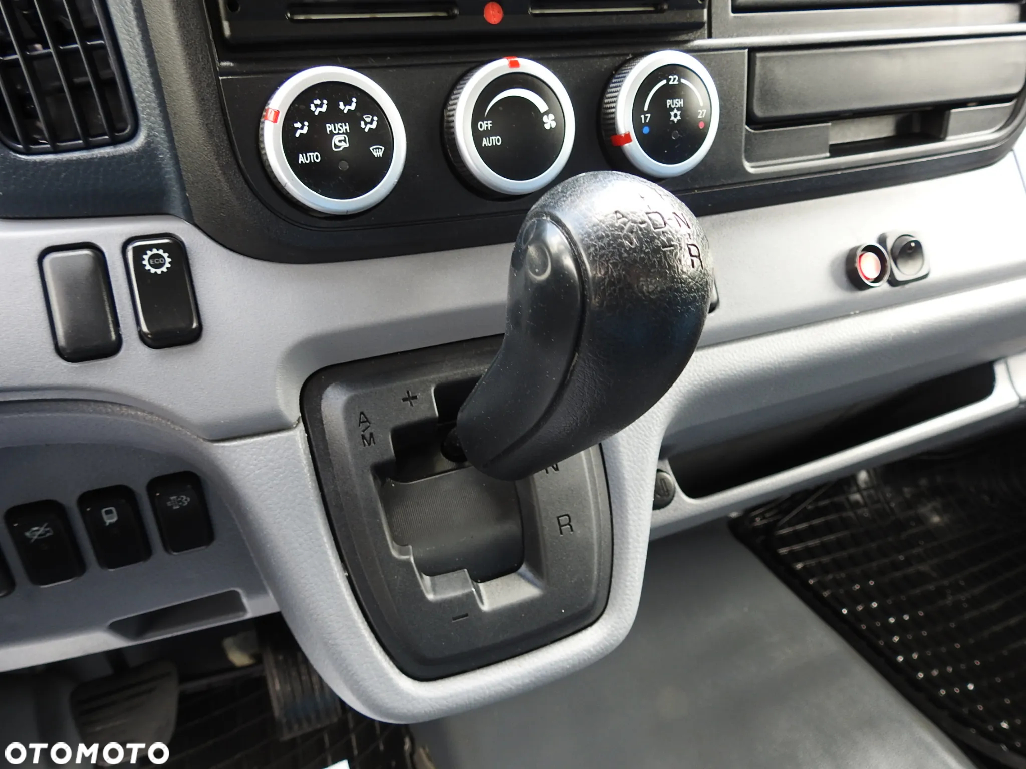 Mitsubishi CANTER FUSO 7C15 KONTENER CHŁODNIA WINDA 14 PALET -4*C ZASILANIE 230V KLIMATYZACJA AUTOMATYCZNA SKRZYNIA 150KM  [1866] - 36