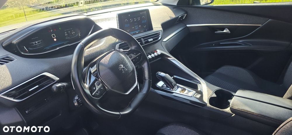 Peugeot 308 - 8