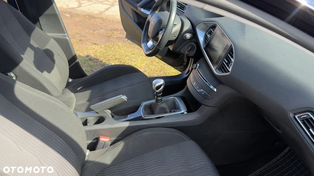 Peugeot 308 1.6 e-HDi Allure S&S - 10