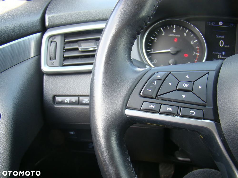 Nissan Qashqai 1.2 DIG-T N-Connecta EU6 - 26