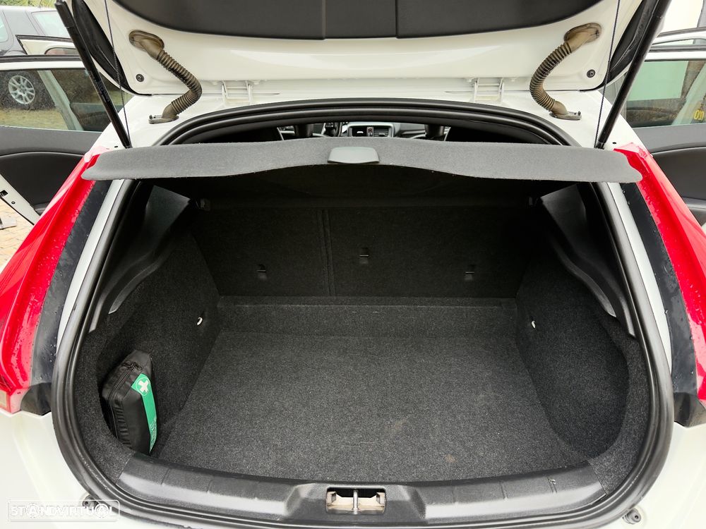 Volvo V40 D4 RDesign - 30