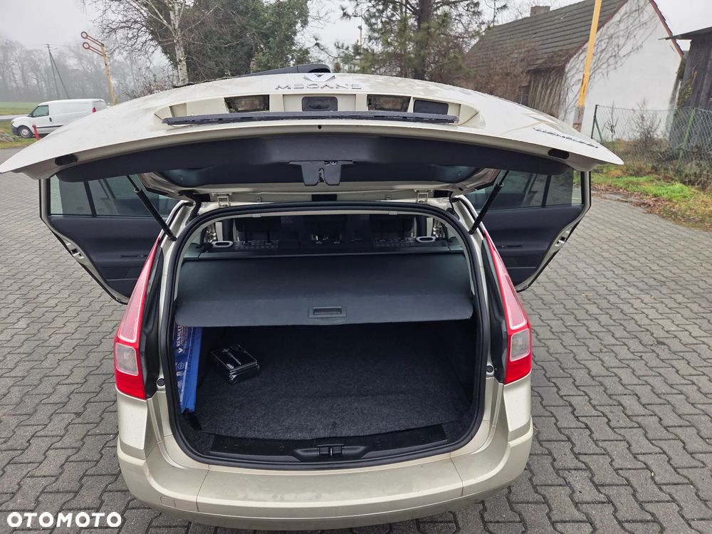 Renault Megane 1.6 16V Privilege - 8