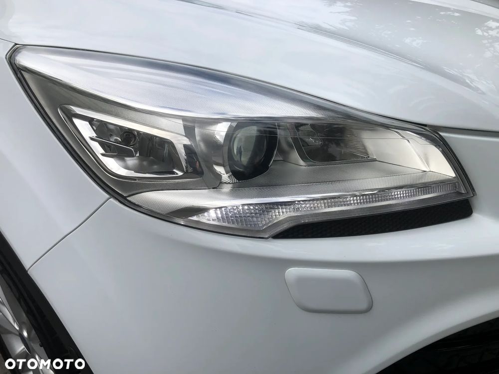Ford Kuga 2.0 TDCi 2x4 Titanium - 13