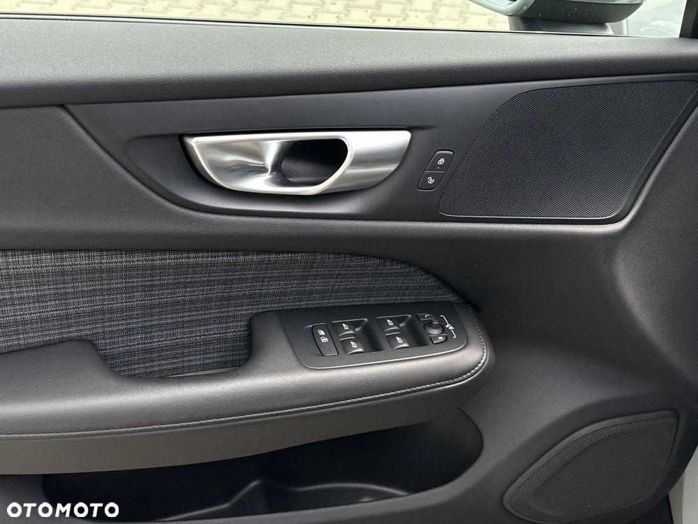 Volvo V60 Cross Country - 10