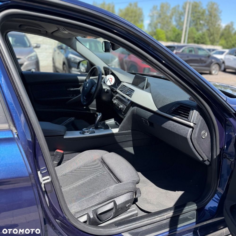 BMW Seria 3 - 32
