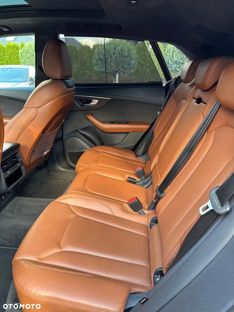 Audi Q8 - 12