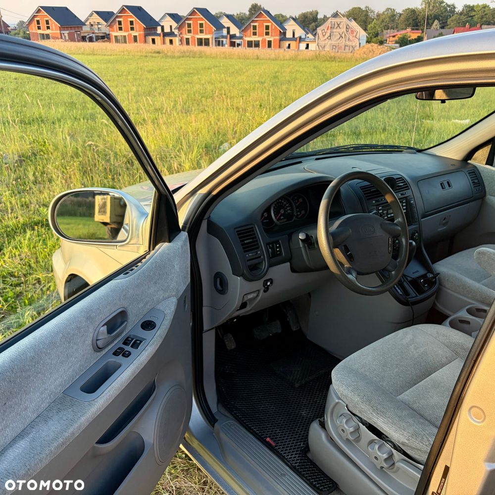 Kia Sedona 3.5 V6 LX - 11
