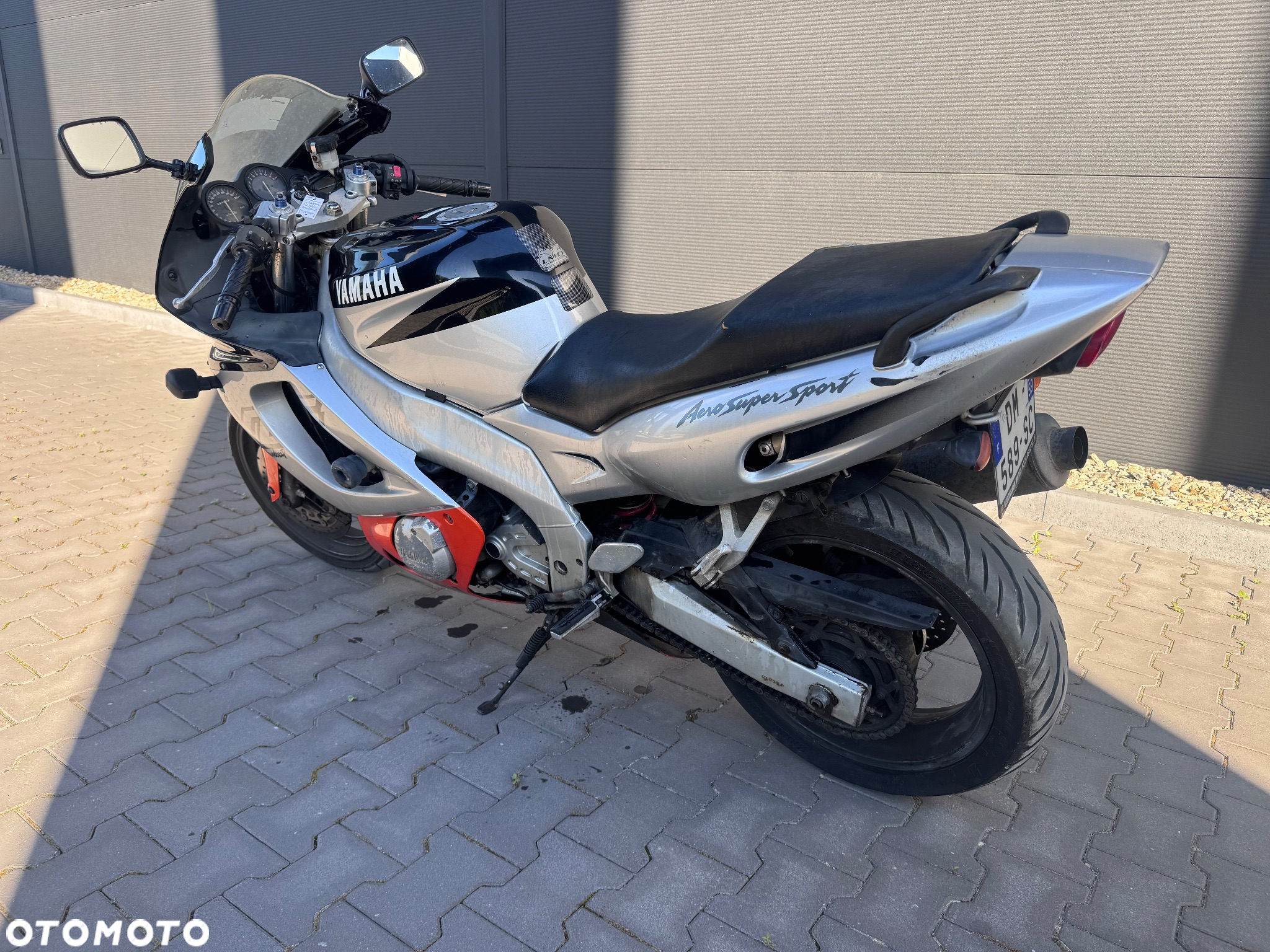 Yamaha R6 - 9