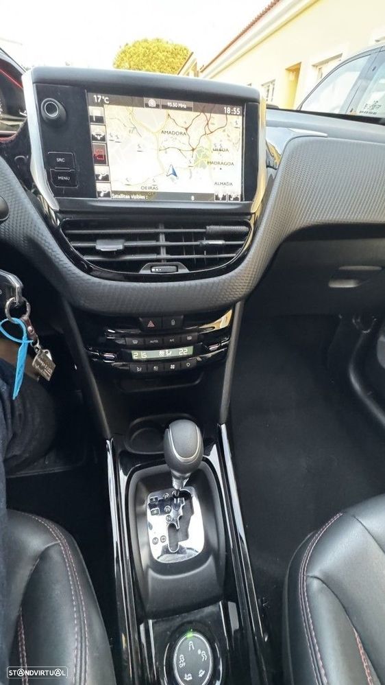 Peugeot 2008 1.2 PureTech GT Line EAT6 - 14