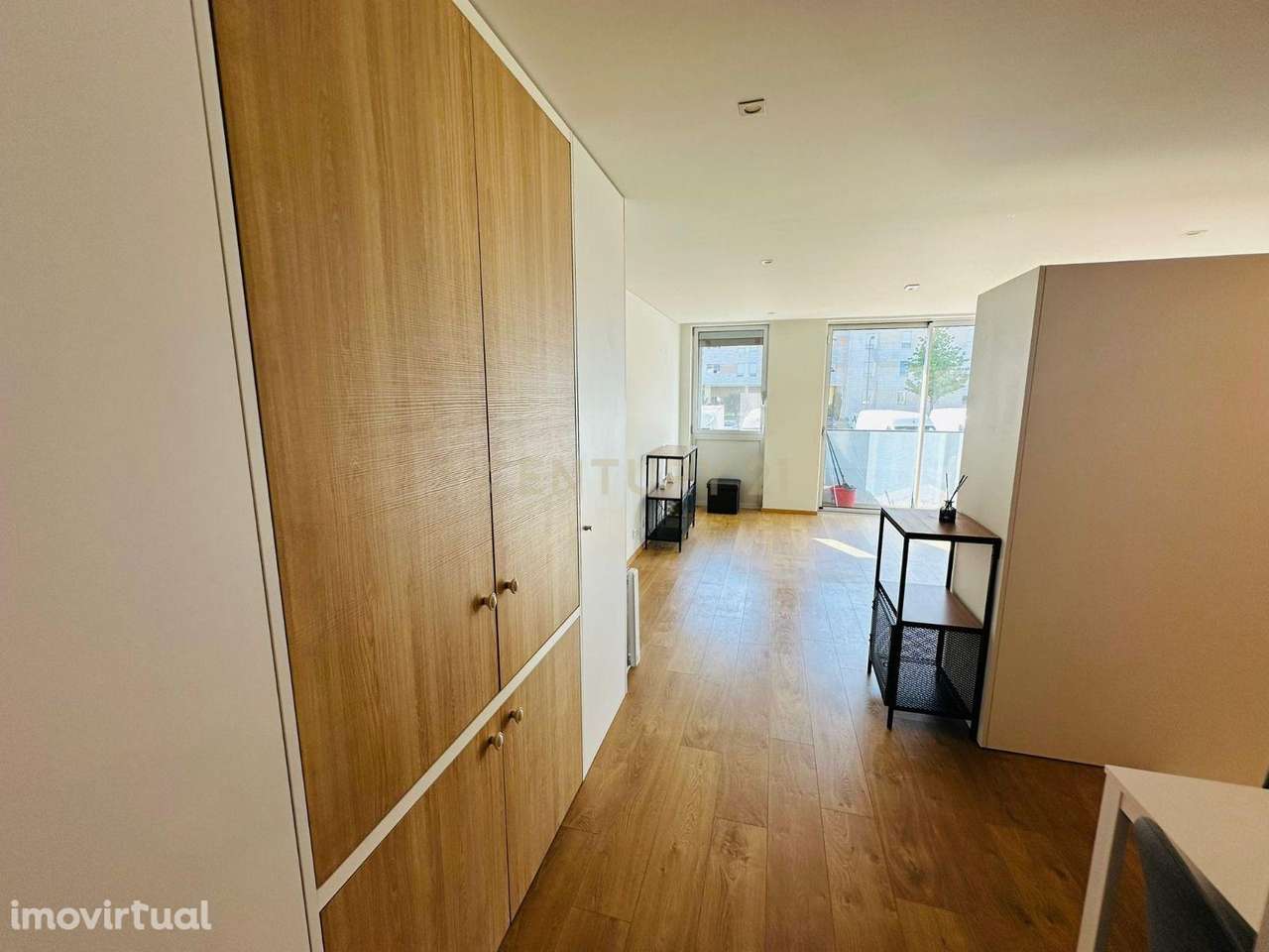 Apartamento T0 para Arrendar com Varanda, Garagem e Concierge 24h | Ed - Grande imagem: 5/23