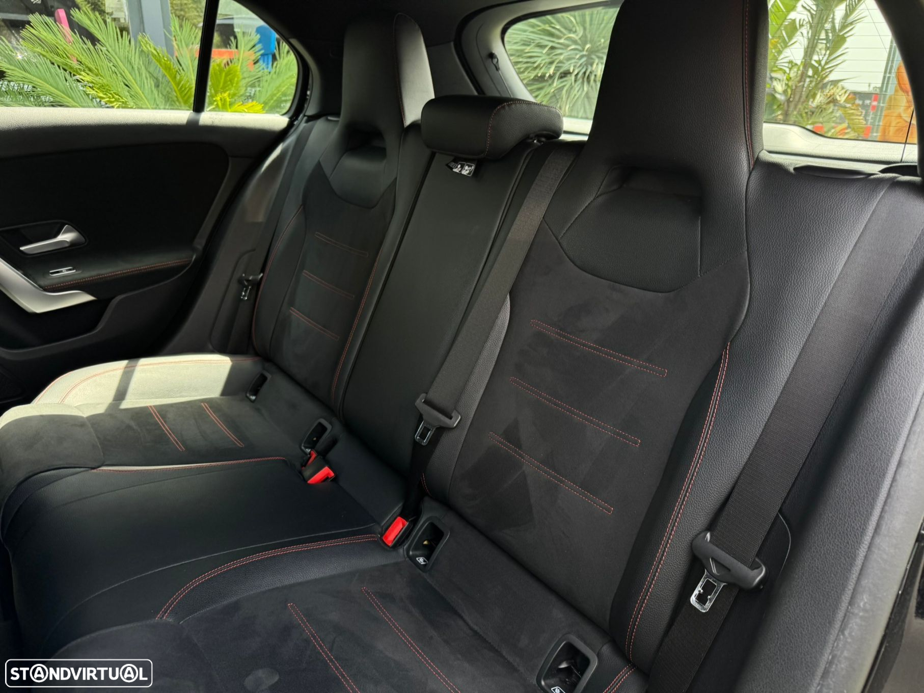 Mercedes-Benz A 250 e AMG Line - 17