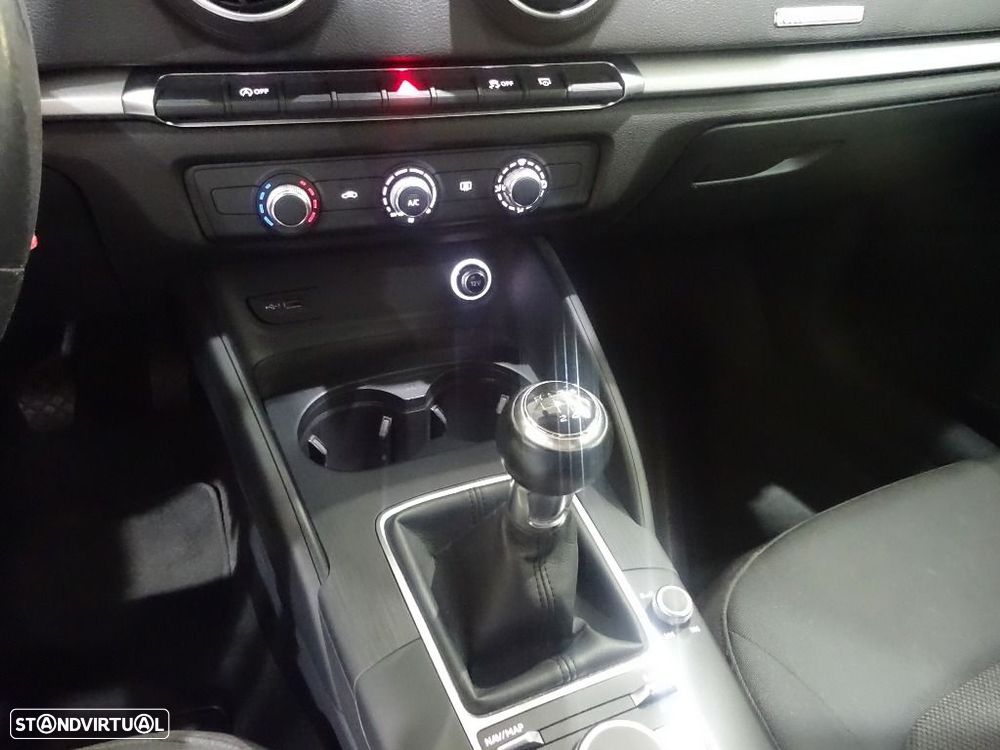 Audi A3 Limousine 30 TDI - 28