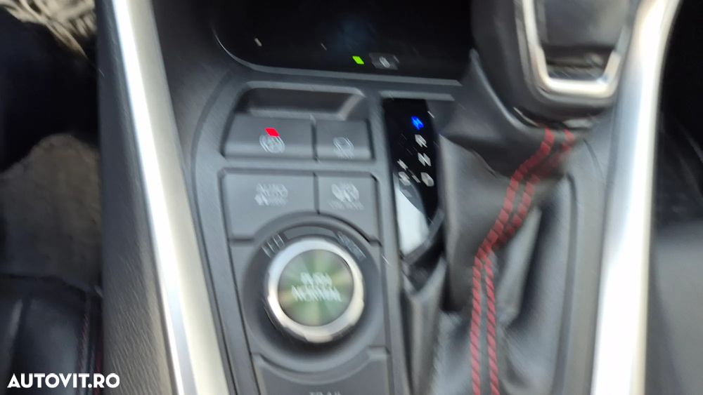 Toyota RAV4 2.5 PHEV VVT-iE 4x4 Style Bi-Tone - 23