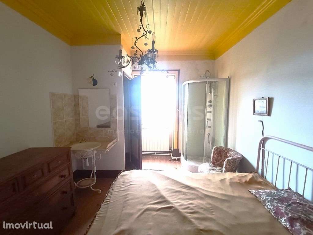 Quinta em Ourém com moradia, piscina, anexos e 7320m2 de terreno - Grande imagem: 4/47