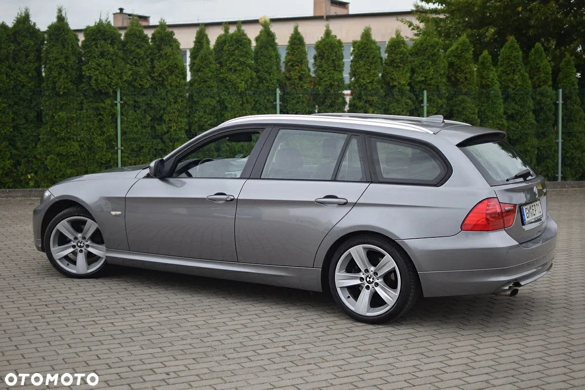 BMW Seria 3 318i Touring - 4