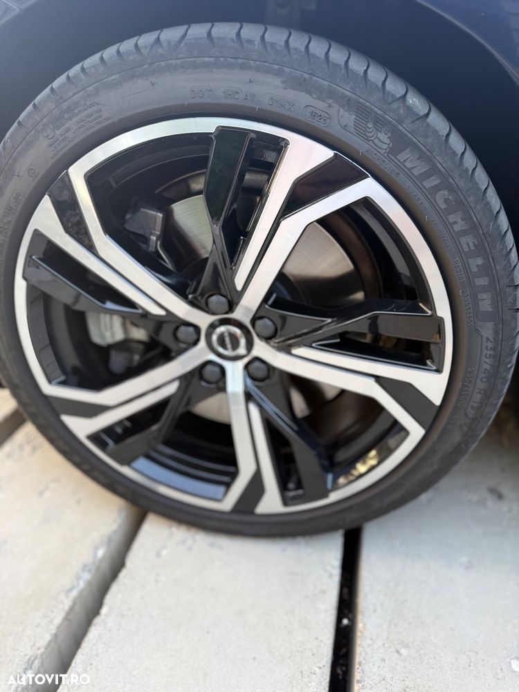 Volvo S60 B5 MHEV AT AWD Ultimate Dark - 14