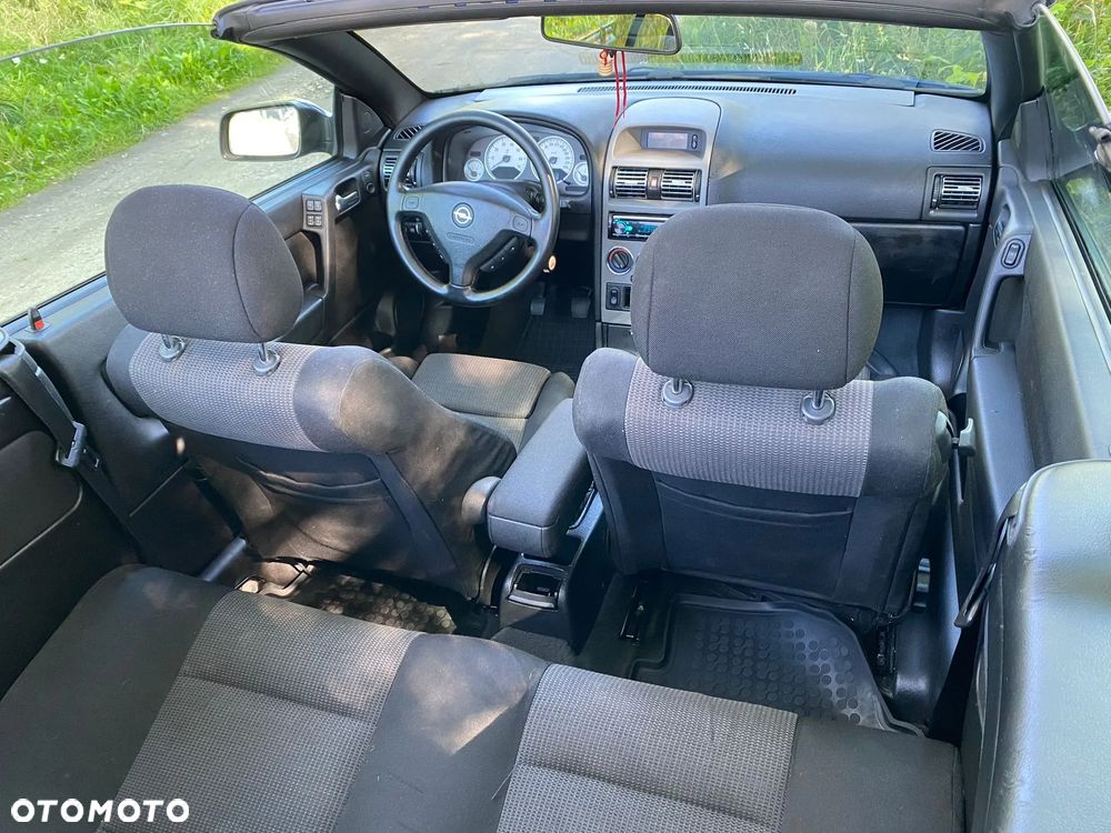 Opel Astra 1.6 Sportive - 24