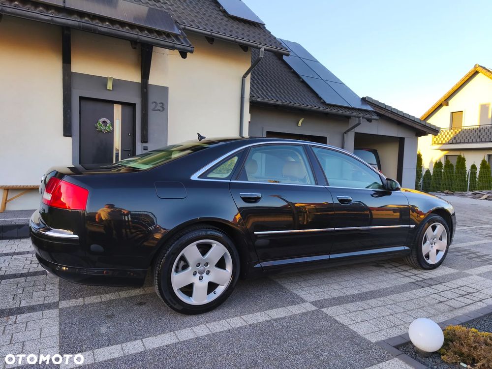 Audi A8 4.2 Quattro - 12