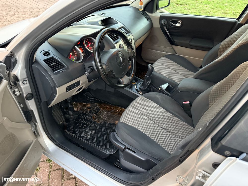 Renault Mégane Break 1.5 dCi C Dynamique - 9