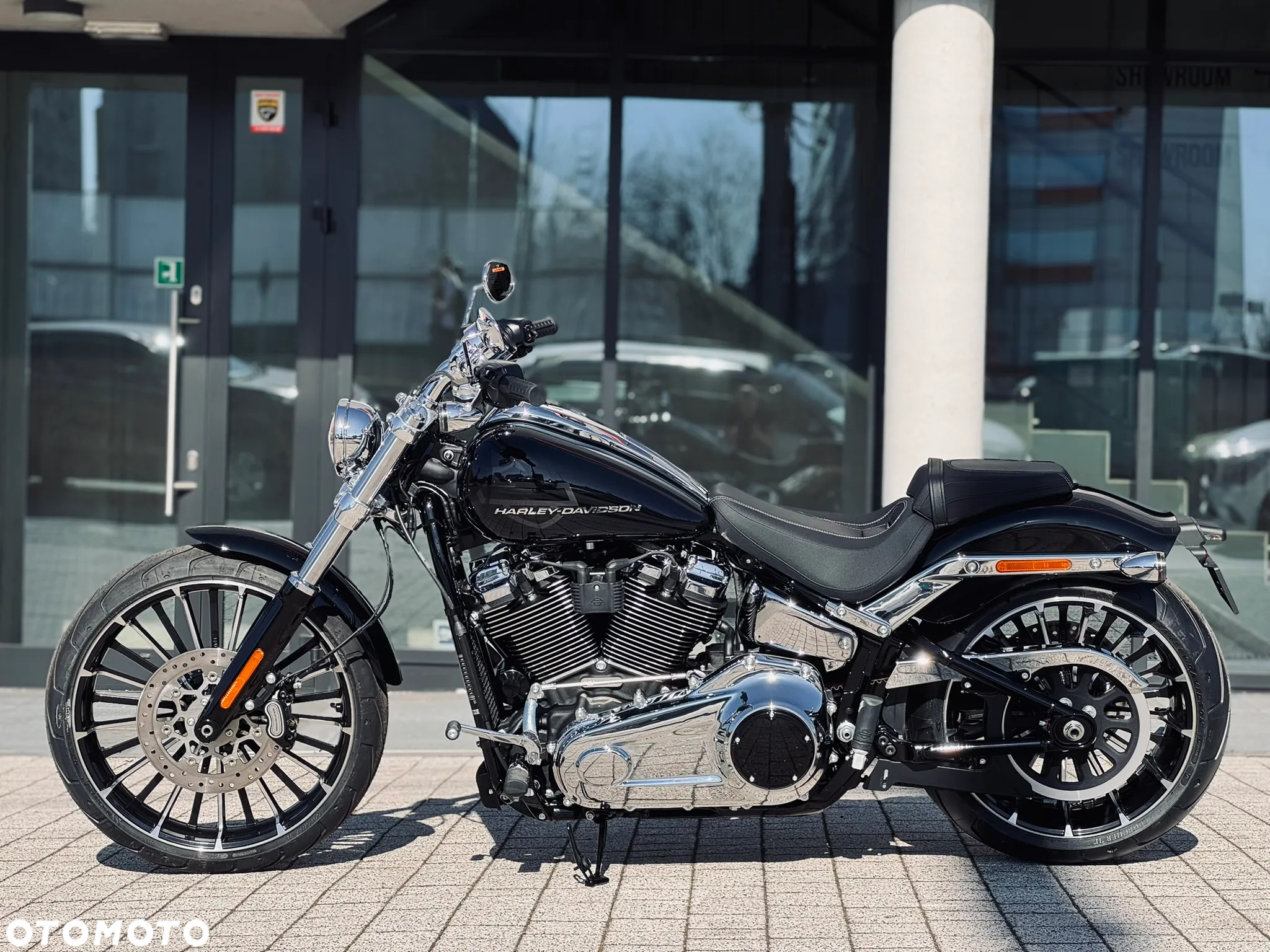 Harley-Davidson Softail Breakout - 15