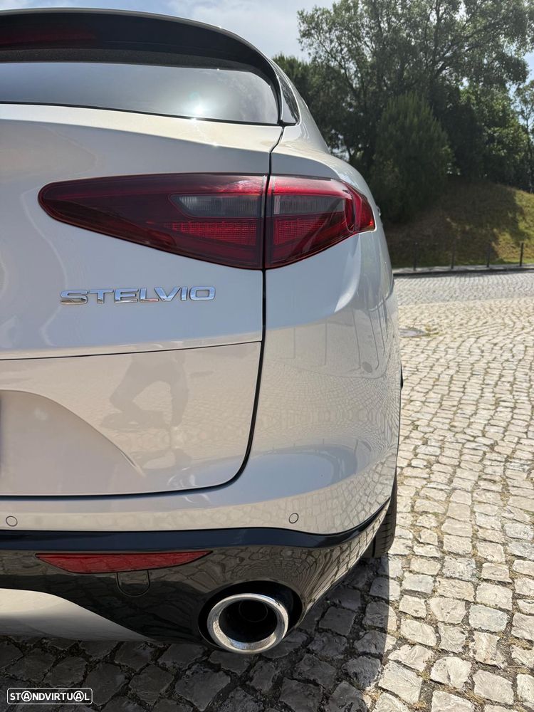 Alfa Romeo Stelvio 2.2 D Sprint AT8 - 2