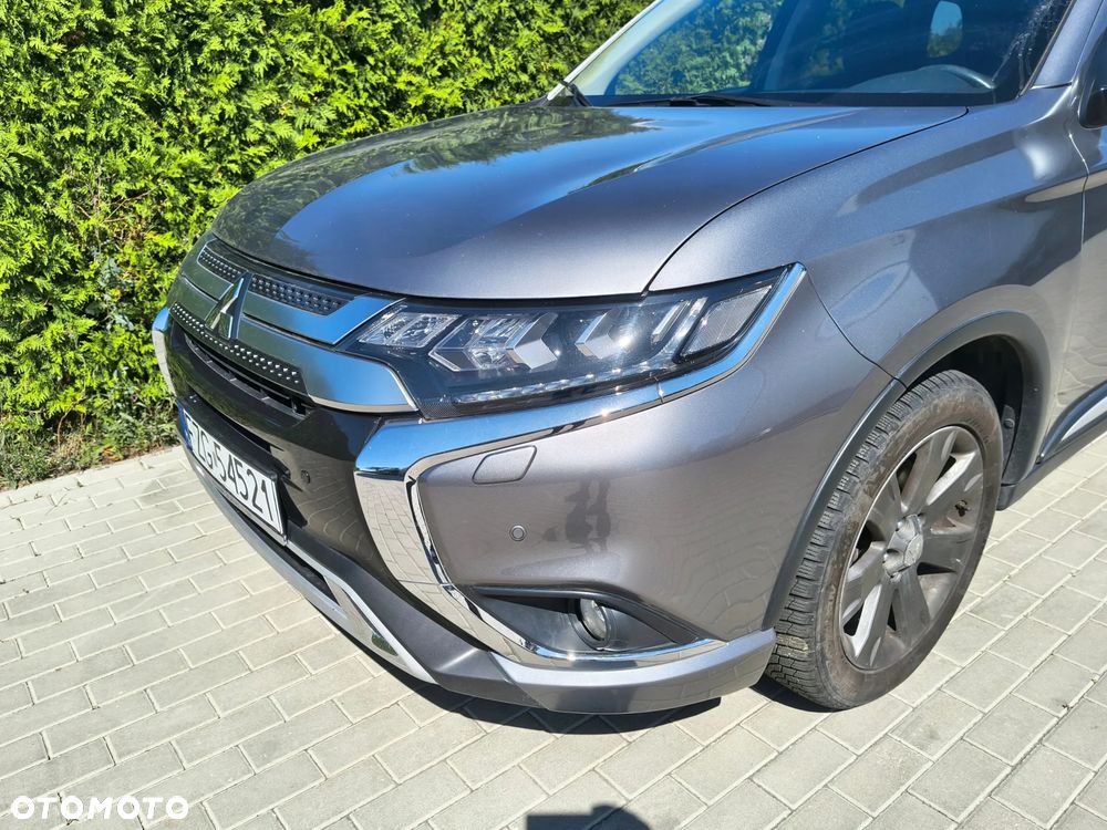 Mitsubishi Outlander - 3