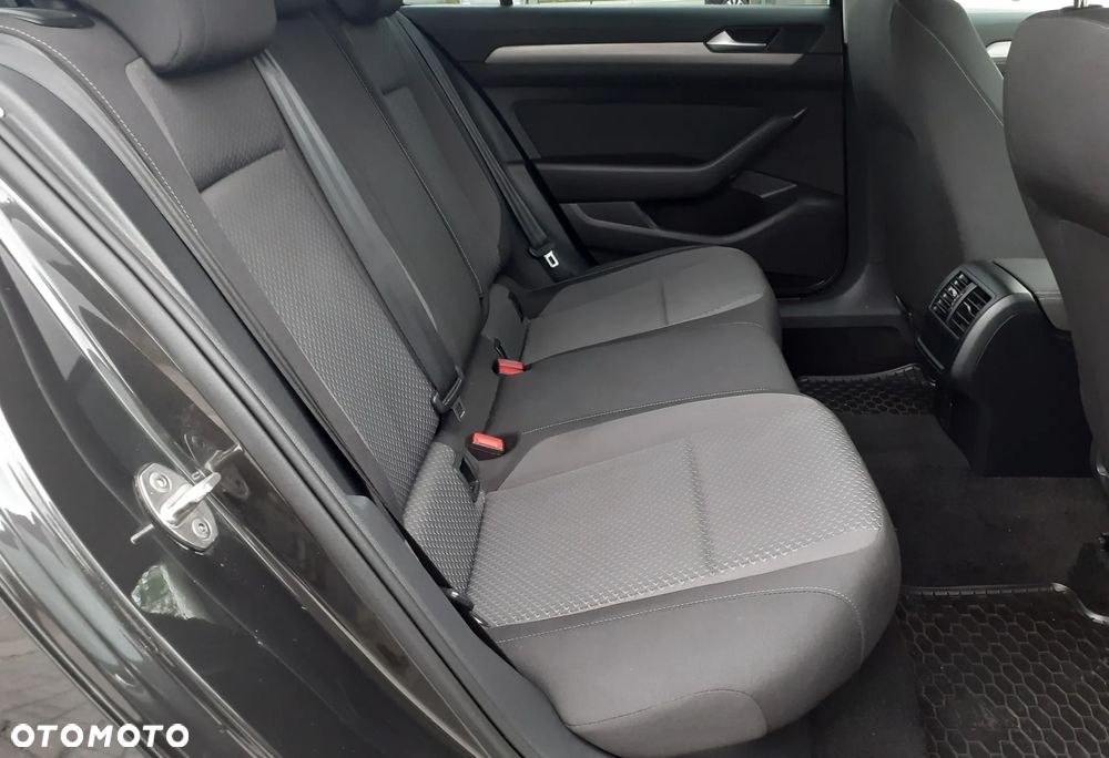 Volkswagen Passat - 27