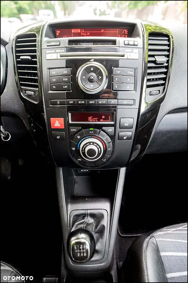 Kia Venga - 23