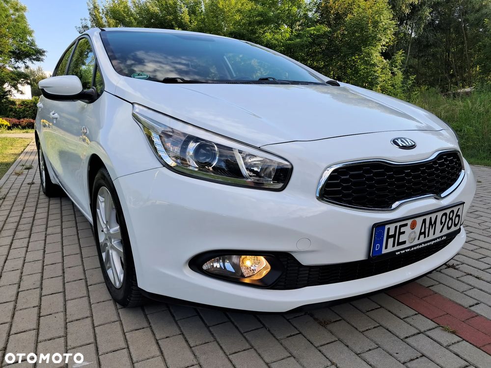 Kia Ceed - 11