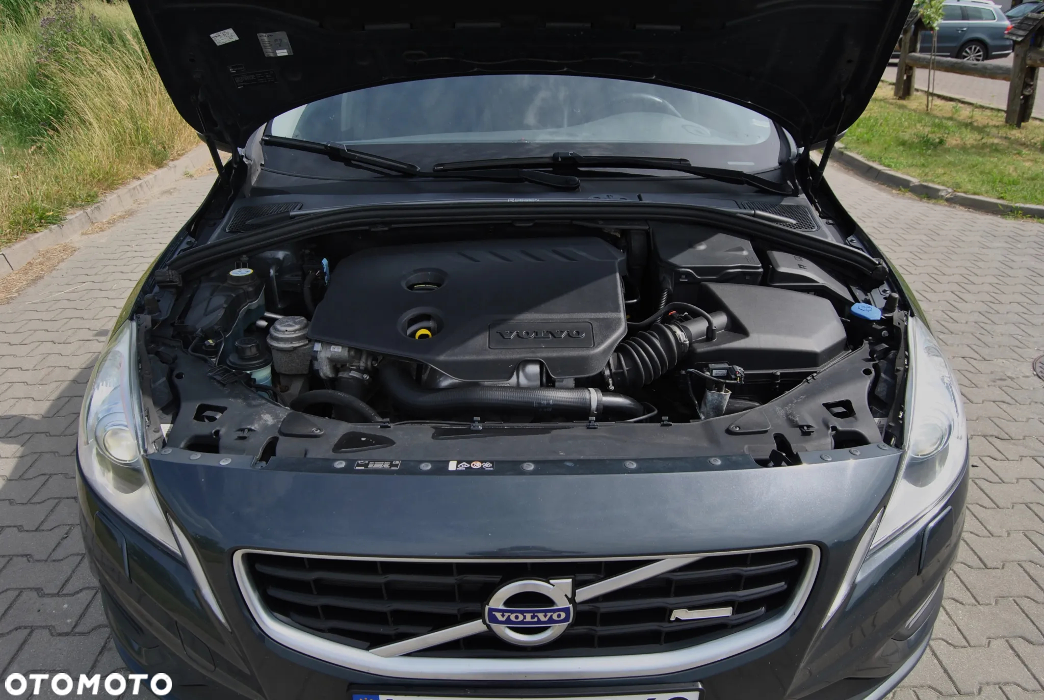 Volvo V60 D2 R-Design - 16