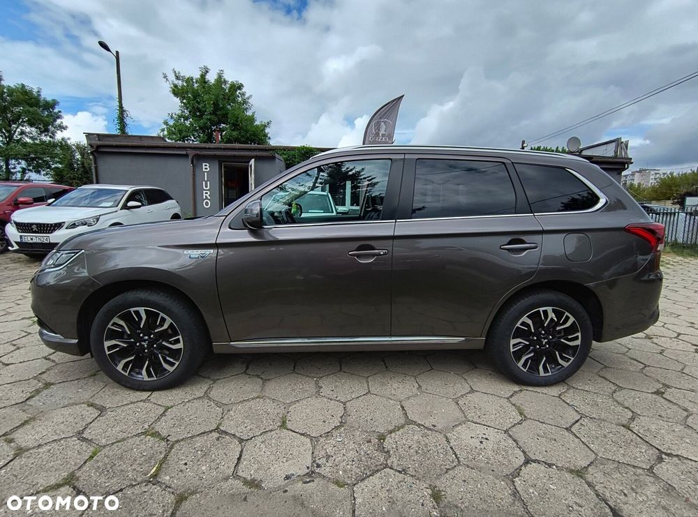 Mitsubishi Outlander - 8