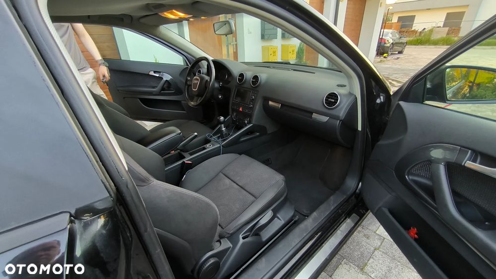 Audi A3 3-drzwiowe 1.6 Ambiente - 16