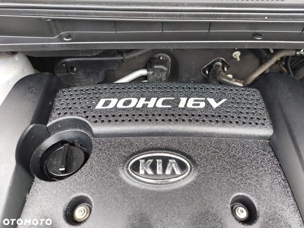 Kia Carens 2.0 CVVT EX - 34