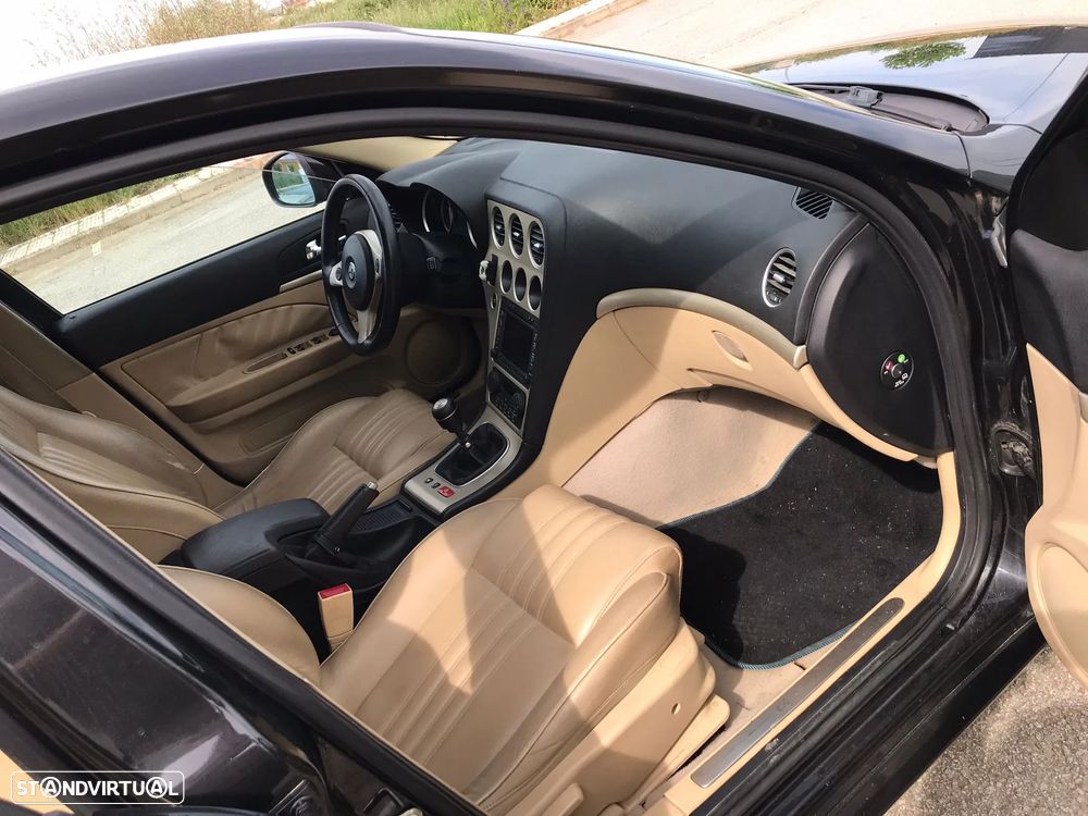 Alfa Romeo 159 1.9 JTDM 16V - 9