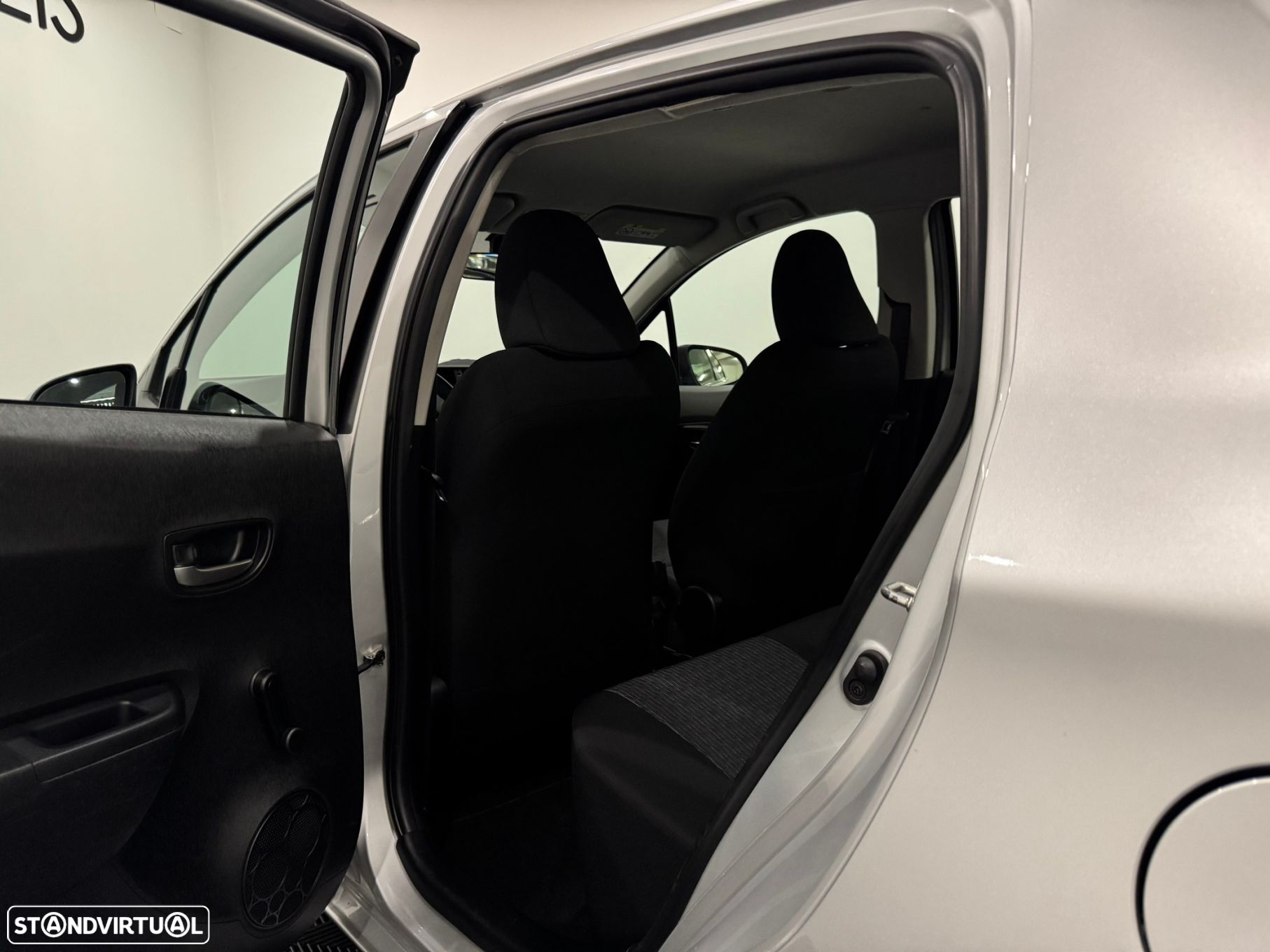 Toyota Yaris 1.4 D-4D ACtive+AC - 28