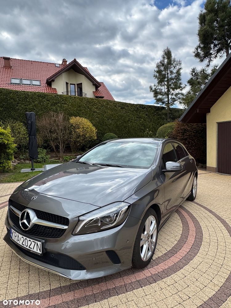 Mercedes-Benz Klasa A 180 7G-DCT Urban - 4