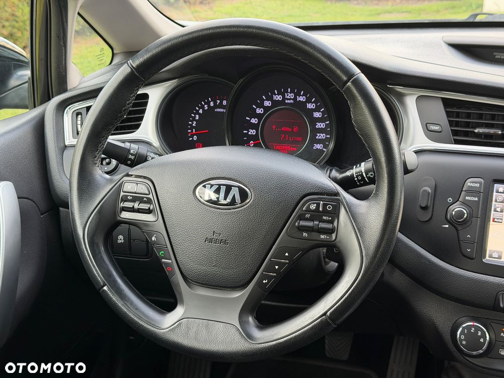Kia Ceed 1.6 GDI ISG Platinum Edition - 17
