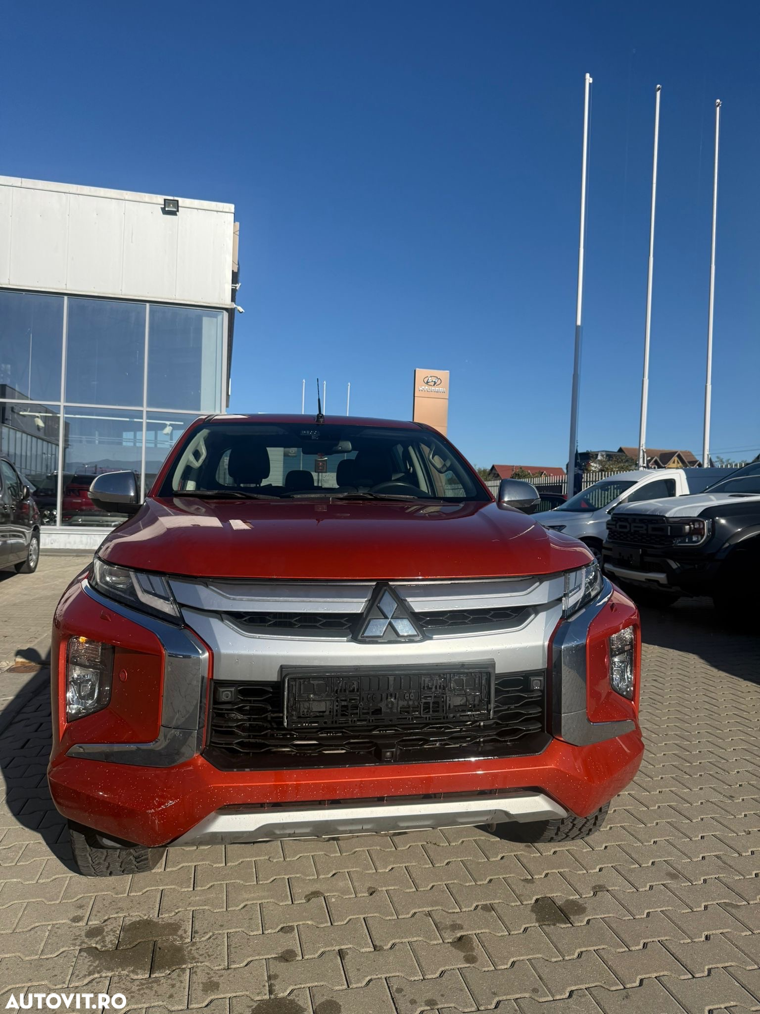 Mitsubishi L200 Double Cab 2.2 DI-D A/T Instyle - 2