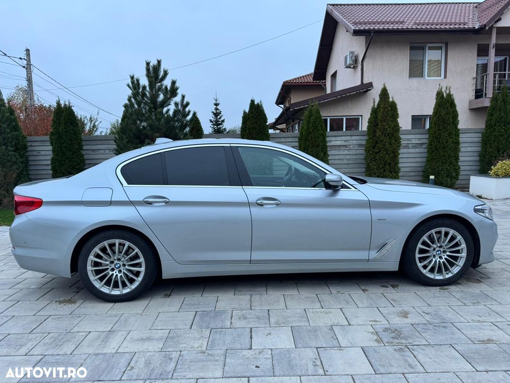 BMW Seria 5 520i Aut. Luxury Line - 12