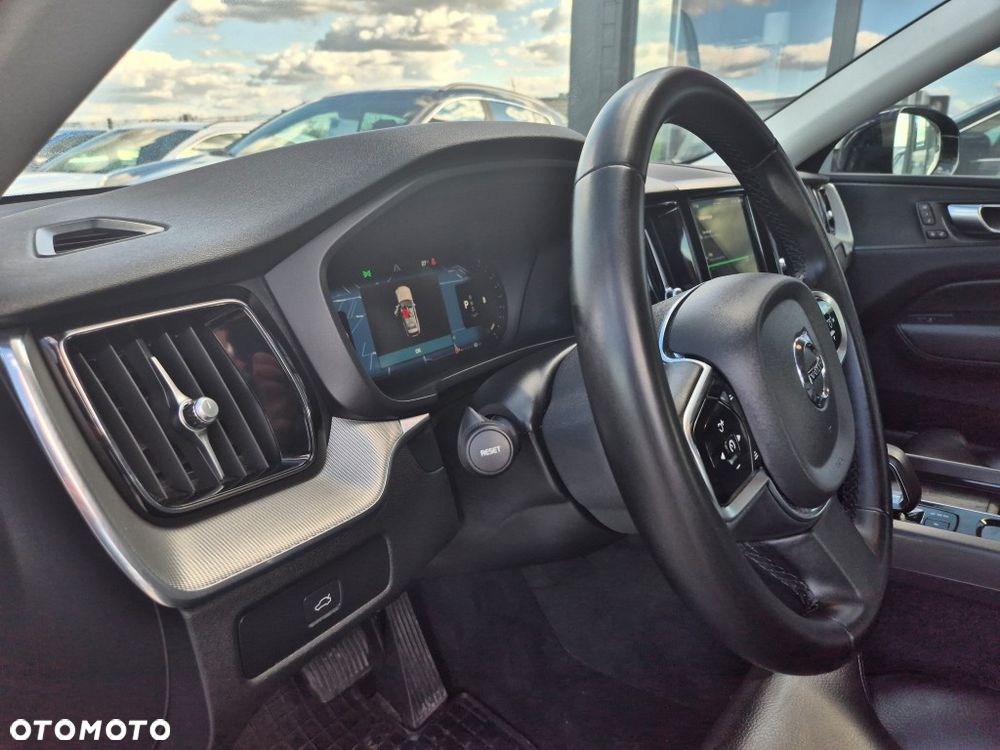 Volvo XC 60 B4 B Plus Bright - 27